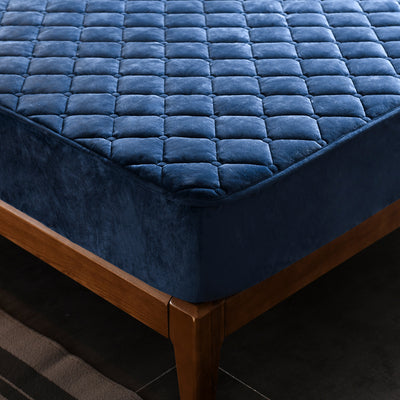 Crystal fleece padded bed cover - Carvan Mart