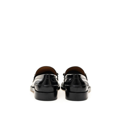 Burberry Elegant Leather Flat Shoes in Timeless Black - - - Burberry