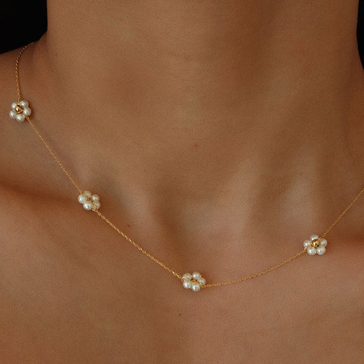 Simple Pearls Flower Necklace - Carvan Mart