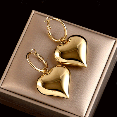 Exaggerated And Personalized Gold Love Heart Earrings Korean Style - Gold - Earrings - Carvan Mart