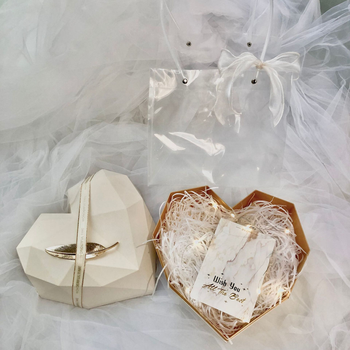 Christmas Heart-shaped Gift Box - White 18X18X12cm - Gift - Carvan Mart